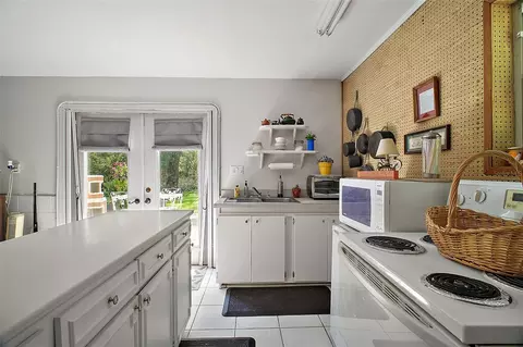 Kitchen - 35350 County Road 439, Eustis, FL 32736 photo 5 of 6