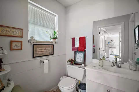 Bath - 35350 County Road 439, Eustis, FL 32736 photo 4 of 6