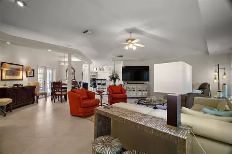 Living - 35350 County Road 439, Eustis, FL 32736 photo 2 of 4
