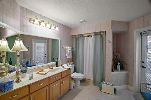 Bath - 35350 County Road 439, Eustis, FL 32736 photo 3 of 6