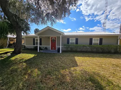 55135 5th St, Astor, FL 32102