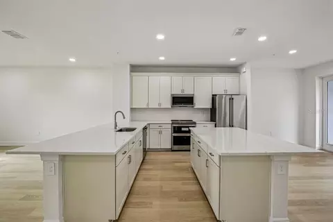 Kitchen - 17817 Broadleaf Loop, Venice, FL 34293 photo 1 of 3