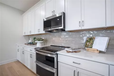 Kitchen - 17841 Broadleaf Loop, Venice, FL 34293 photo 2 of 2