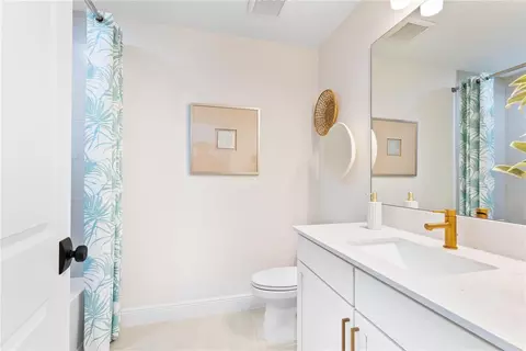 Bath - 17835 Broadleaf Loop, Venice, FL 34293 photo 2 of 3