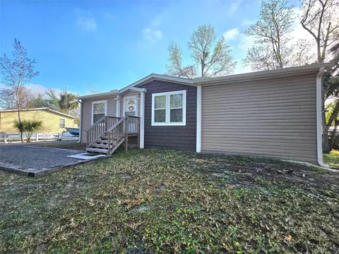 56290 Cherry Tree Rd, Astor, FL 32102