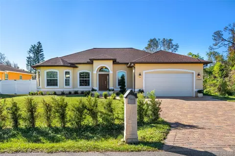 1900 Colleen St, Sarasota, FL 34231