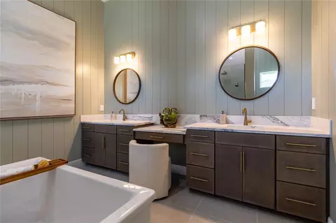 Bath - 17831 Macarthur Loop, Venice, FL 34293 photo 1 of 2