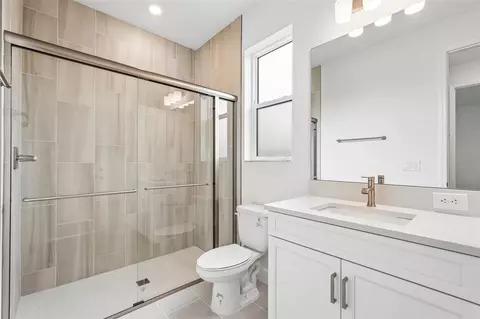Bath - 3664 142nd Ter E, Parrish, FL 34219 photo 2 of 5