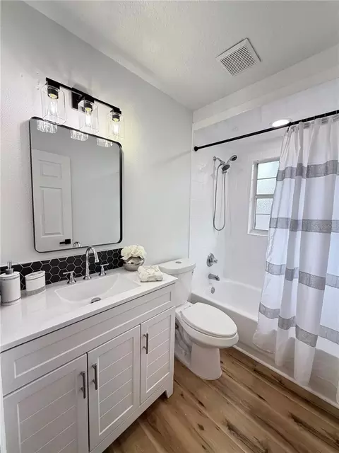 Bath - 30 Olive Circle Loop, Ocala, FL 34472 photo 2 of 2