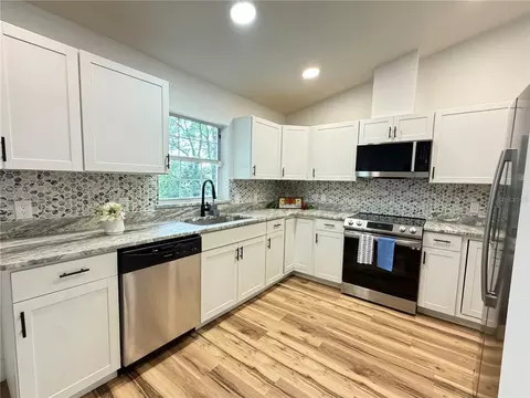 Kitchen - 30 Olive Circle Loop, Ocala, FL 34472 photo 1 of 2