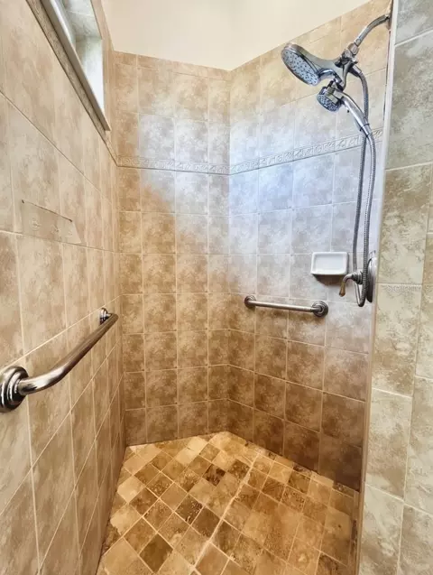 Bath - 9110 Deer Ct, Venice, FL 34293 photo 4 of 5