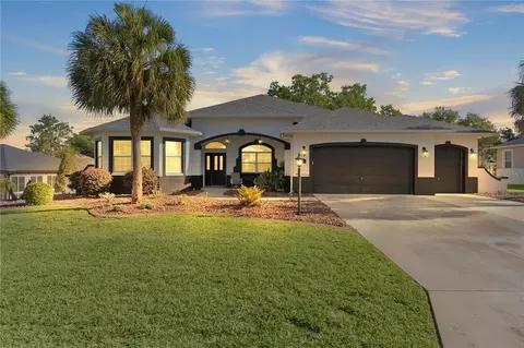 8715 SE 176th Lowndes Pl, The Villages, FL 32162