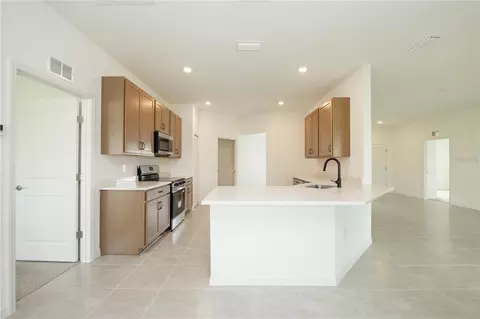 Kitchen - 3432 Blueberry Trl, Bartow, FL 33830 photo 2 of 3