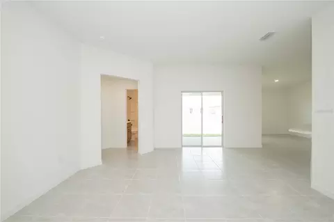 Living - 3432 Blueberry Trl, Bartow, FL 33830 photo 3 of 3