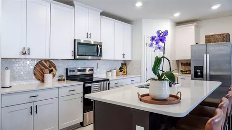 Kitchen - 4498 Pickerel Weed, Saint Cloud, FL 34772 photo 3 of 4