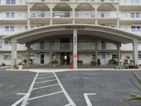 5980 Shore Blvd S #901, Gulfport, FL 33707