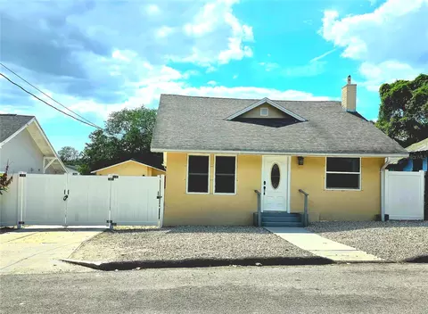 8514 N Mitchell Ave, Tampa, FL 33604