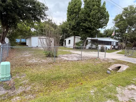 24021 Armadillo Rd, Astor, FL 32102