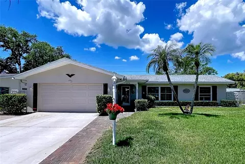 1858 Paradise Ln, Clearwater, FL 33756