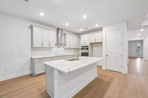Kitchen - 3771 142nd Ter E, Parrish, FL 34219 photo 1 of 4
