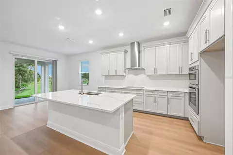 Kitchen - 3771 142nd Ter E, Parrish, FL 34219 photo 2 of 4