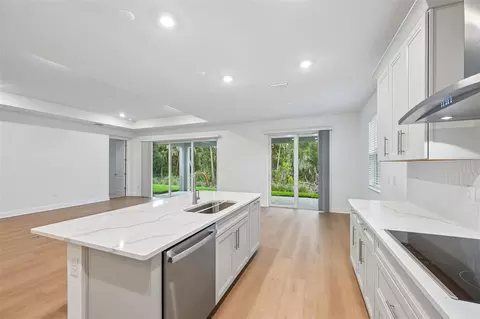 Kitchen - 3771 142nd Ter E, Parrish, FL 34219 photo 3 of 4