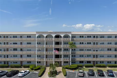 5603 80th St N #516, Saint Petersburg, FL 33709