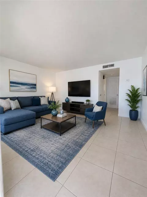 180 Minna Ln #311, Merritt Island, FL 32953