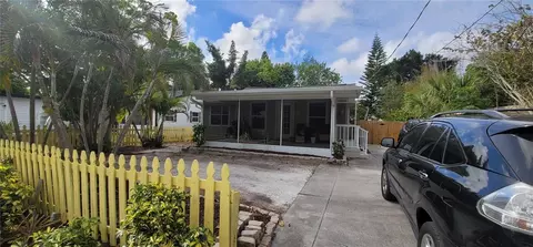 2912 Hawthorne St, Sarasota, FL 34239