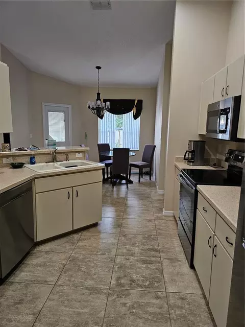 Kitchen - 5280 SW 88th Pl, Ocala, FL 34476 photo 3 of 4