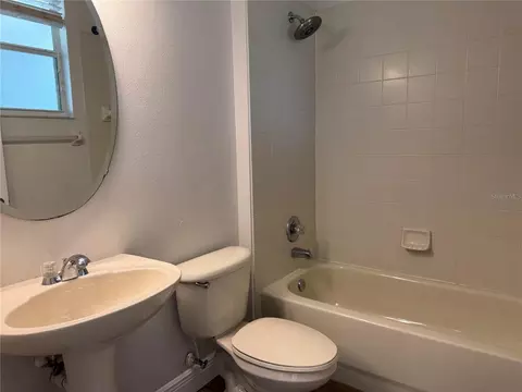 Bath - 345 Beacon Pointe Dr, Ocoee, FL 34761 photo 4 of 6