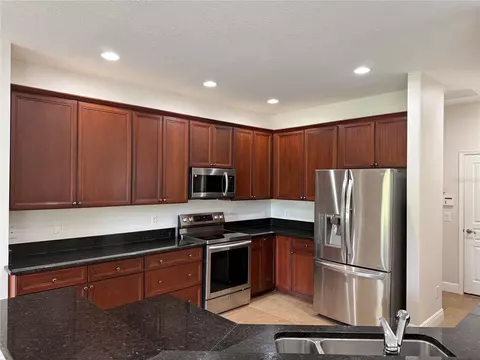 Kitchen - 345 Beacon Pointe Dr, Ocoee, FL 34761 photo 2 of 2