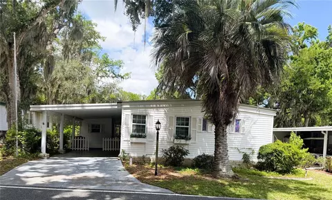 127 Royal Palm Dr, Leesburg, FL 34748