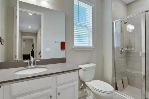Bath - 363 Latrobe Ave, Saint Augustine, FL 32095 photo 4 of 7