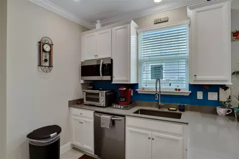 Kitchen - 363 Latrobe Ave, Saint Augustine, FL 32095 photo 6 of 11