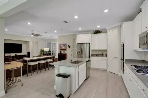 Kitchen - 363 Latrobe Ave, Saint Augustine, FL 32095 photo 8 of 11
