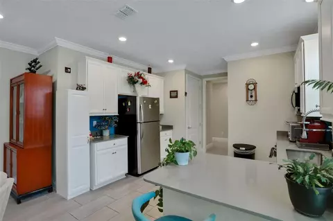 Kitchen - 363 Latrobe Ave, Saint Augustine, FL 32095 photo 5 of 11