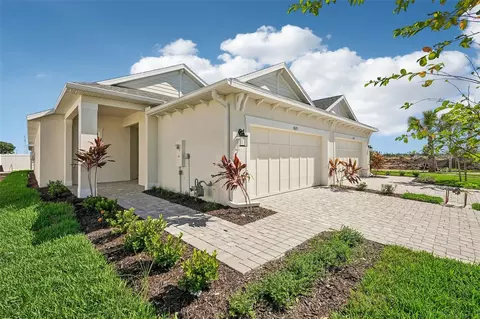 8125 Fairchild Ave, Bradenton, FL 34210