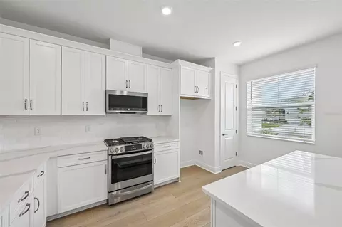 Kitchen - 4458 Sunset Garden St, Bradenton, FL 34210 photo 3 of 4