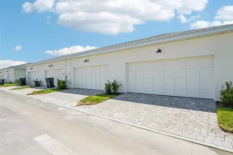 Exterior - 4458 Sunset Garden St, Bradenton, FL 34210 photo 4 of 4