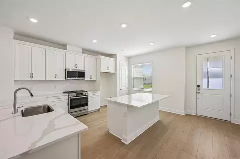 Kitchen - 4458 Sunset Garden St, Bradenton, FL 34210 photo 1 of 4