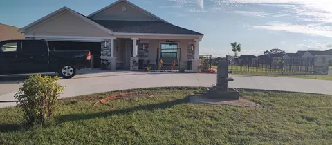 524 Central Ridge Ln, Frostproof, FL 33843
