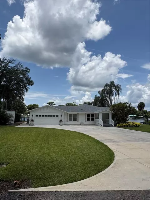 Exterior - 1645 Spring Garden Dr, Astor, FL 32102 photo 8 of 17