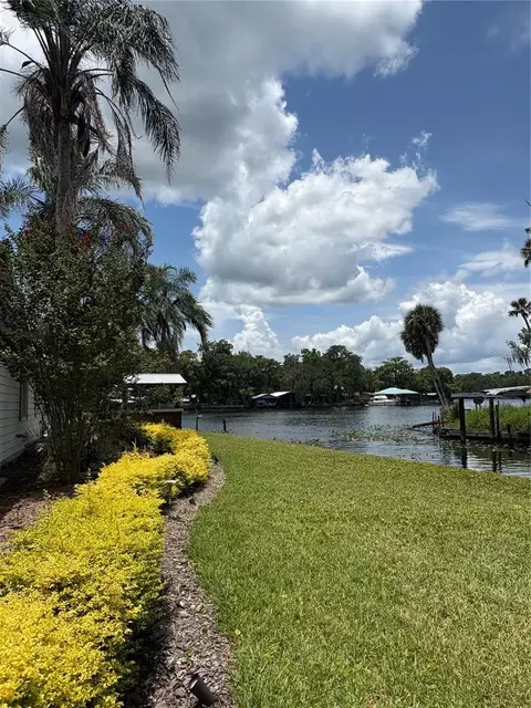 Exterior - 1645 Spring Garden Dr, Astor, FL 32102 photo 9 of 17