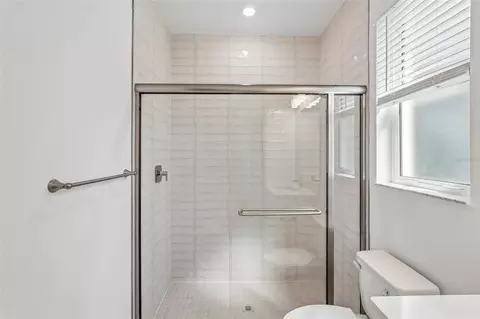 Bath - 3769 142nd Ter E, Parrish, FL 34219 photo 3 of 7