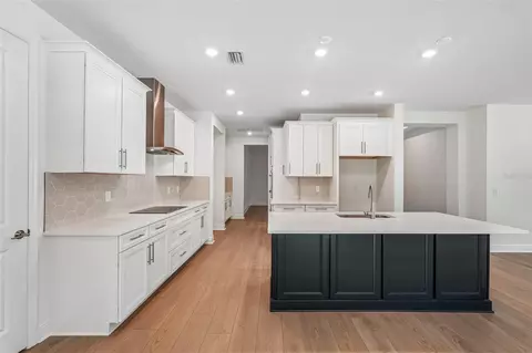 Kitchen - 3769 142nd Ter E, Parrish, FL 34219 photo 2 of 2