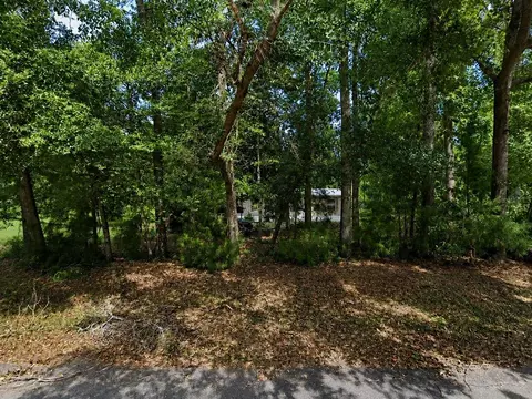 20 Mcmahan Rd, Crawfordville, FL 32327