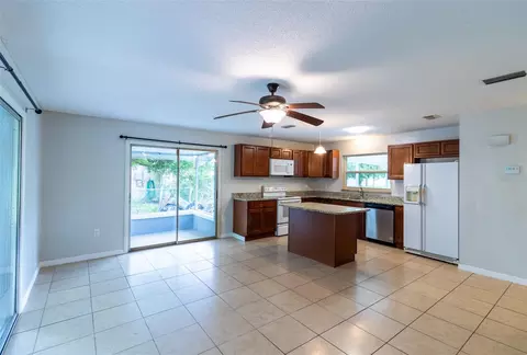 Living - 474 Spring Ln, Ocala, FL 34472 photo 2 of 3