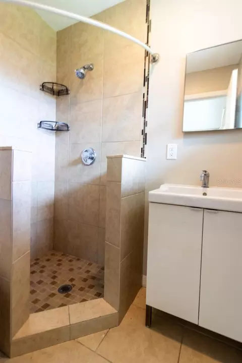 Bath - 474 Spring Ln, Ocala, FL 34472 photo 1 of 2