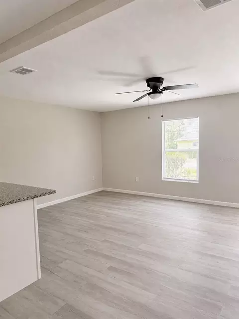 Living - 1090 E Bay St, Bartow, FL 33830 photo 3 of 4